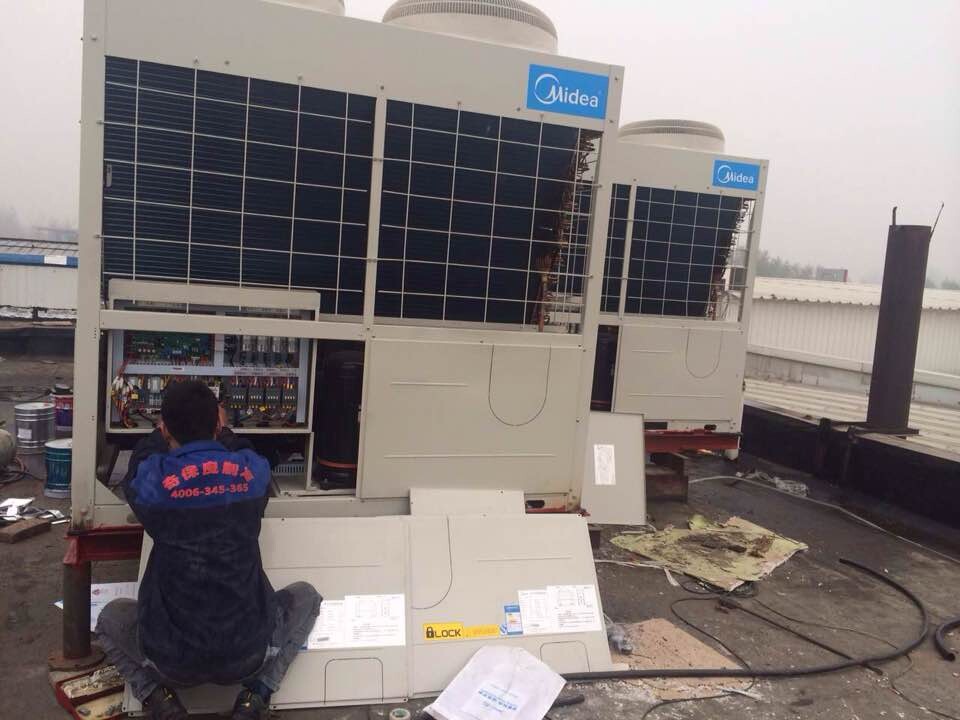 模塊機(jī)空調(diào)安裝現(xiàn)場